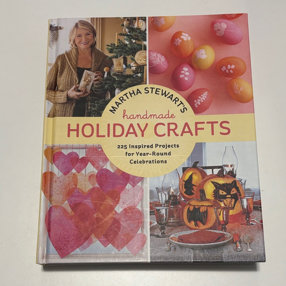 Martha Stewart Holiday Crafts (Year-Round Celebrations)